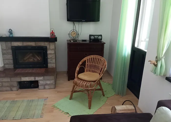 Pahuljica * 亚霍里纳