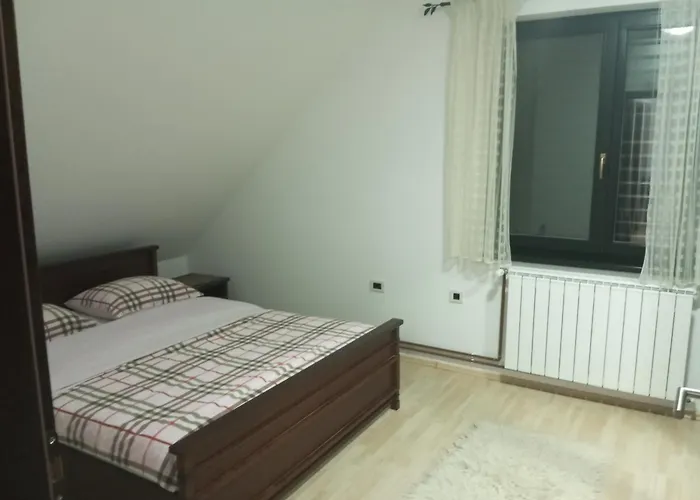 Pahuljica 别墅 亚霍里纳